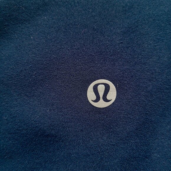 Lululemon Align 8” Shorts with Pockets in True Navy Size 6 - Picture 10 of 11